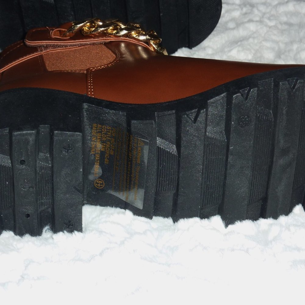 NEW Womens Forever Link Chestnut Brown Boots Gold Chain Accents Chunky Heel 8.5 - Picture 9 of 9